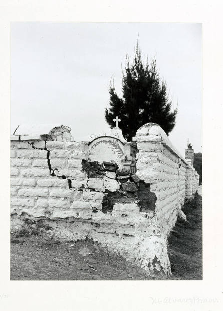 Barda de panteón [Cemetery Wall], from Fifteen Photographs by Manuel Álvarez Bravo, 1974